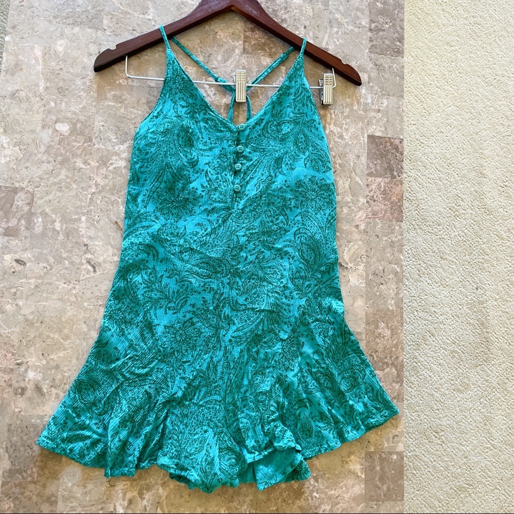 O’Neill Button Front, Green Floral, Cami Style Romper. Size Large